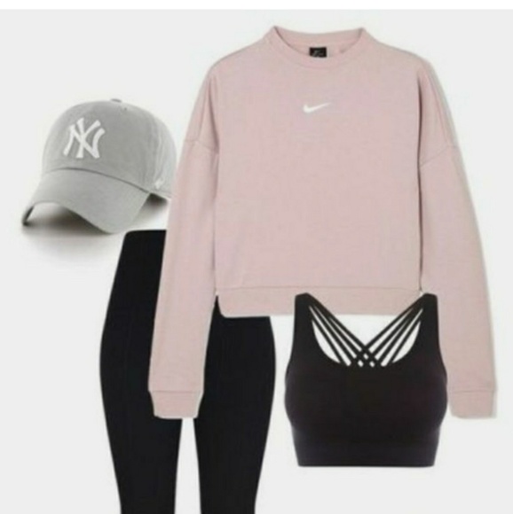 Get 5 items that create a cute outfit! Mystery Box - Picture 7 of 7